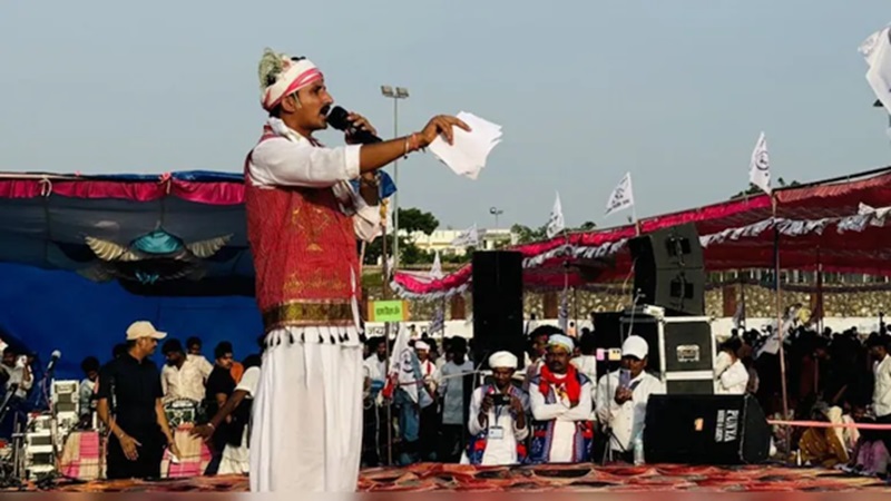 Rajasthan News: चित्तौड़गढ़ महारैली में सांसद राजकुमार रोत का हमला, फिर उठी भील प्रदेश की मांग
