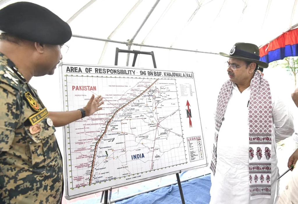 Rajasthan News: स्वतंत्रता दिवस से पहले बीकानेर की भारत-पाक सीमा पर कोडेवाला चौकी पहुंचे सीएम भजनलाल