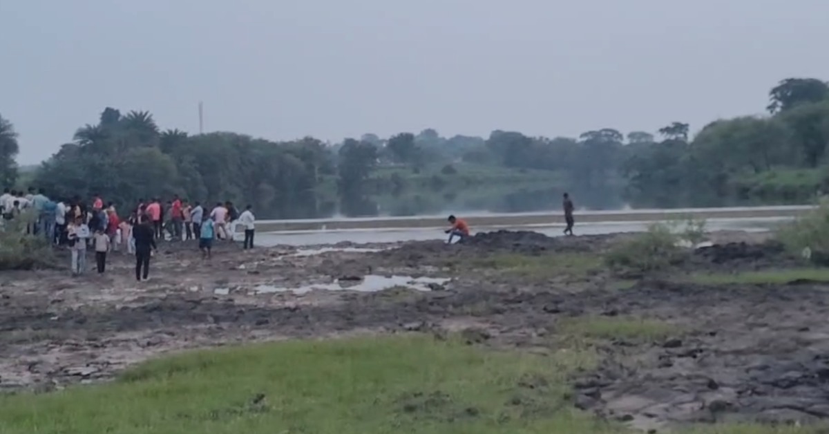 सागर में रक्षाबंधन से पहले बड़ा हादसा: पिकनिक मनाने गए पांच युवक नदी में डूबे, चार की मौत, सर्चिंग में जुटी SDRF की टीम