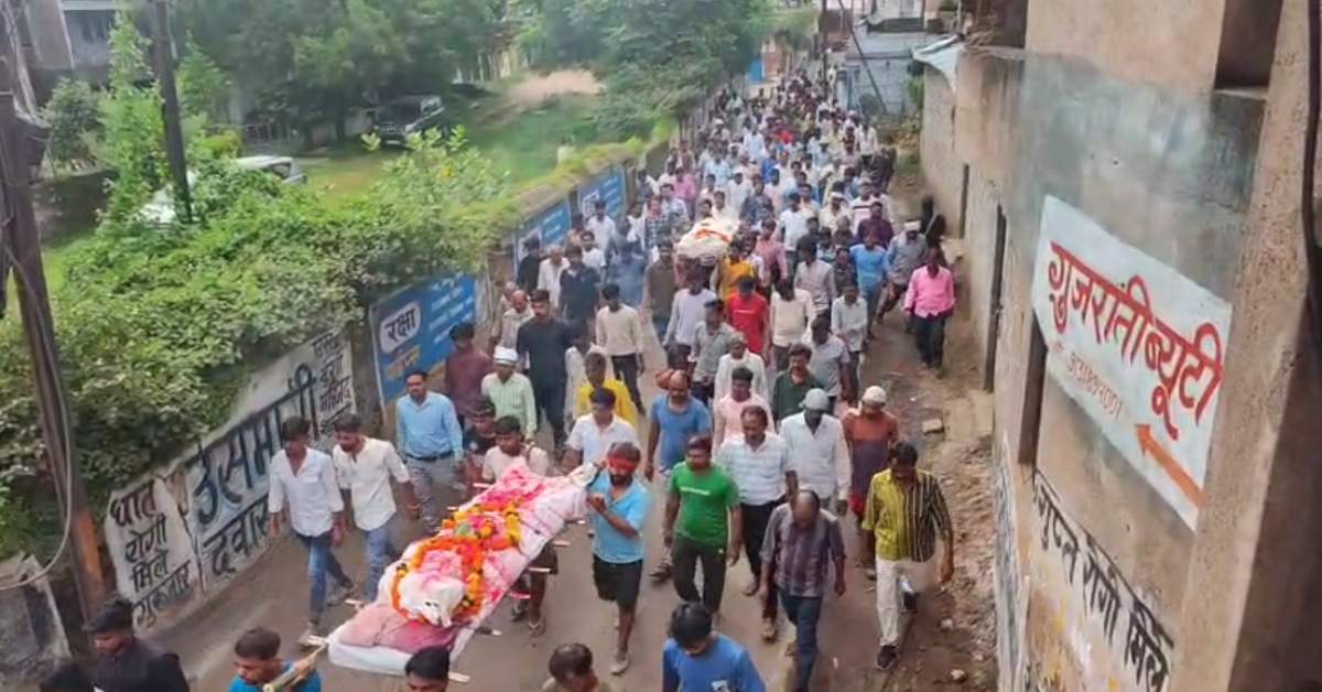 राखी पर टूटी ‘जिंदगी’ की डोरः एक साथ 3 दोस्तों की निकली अर्थी, बिलख पड़ी तीनों की बहनें, मौत की दास्तां जानकर आखें हो जाएंगी नम