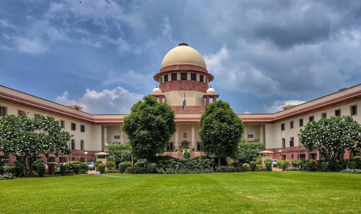 राष्ट्रपति-राज्यपालों के लिए समय निर्धारण मामलाः केंद्र बोला-राज्य सुप्रीम कोर्ट में रिट पिटीशन नहीं दे सकते, President-Governor फैसलों के लिए कोर्ट में जवाबदेह नहीं