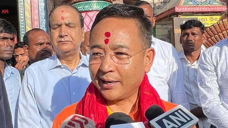 सिक्किम के मुख्यमंत्री की श्रीमंदिर की तस्वीर पोस्ट पर विवाद, प्रोटोकॉल के पालन पर गंभीर सवाल