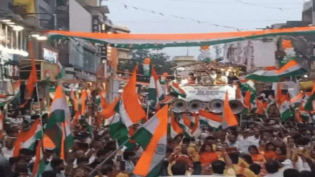 CM डॉ मोहन यादव इंदौर में तिरंगा यात्रा में हुए शामिल, कहा- भारत ने दुश्मनों को दिया करारा जवाब, राहुल गांधी पर भी साधा निशाना