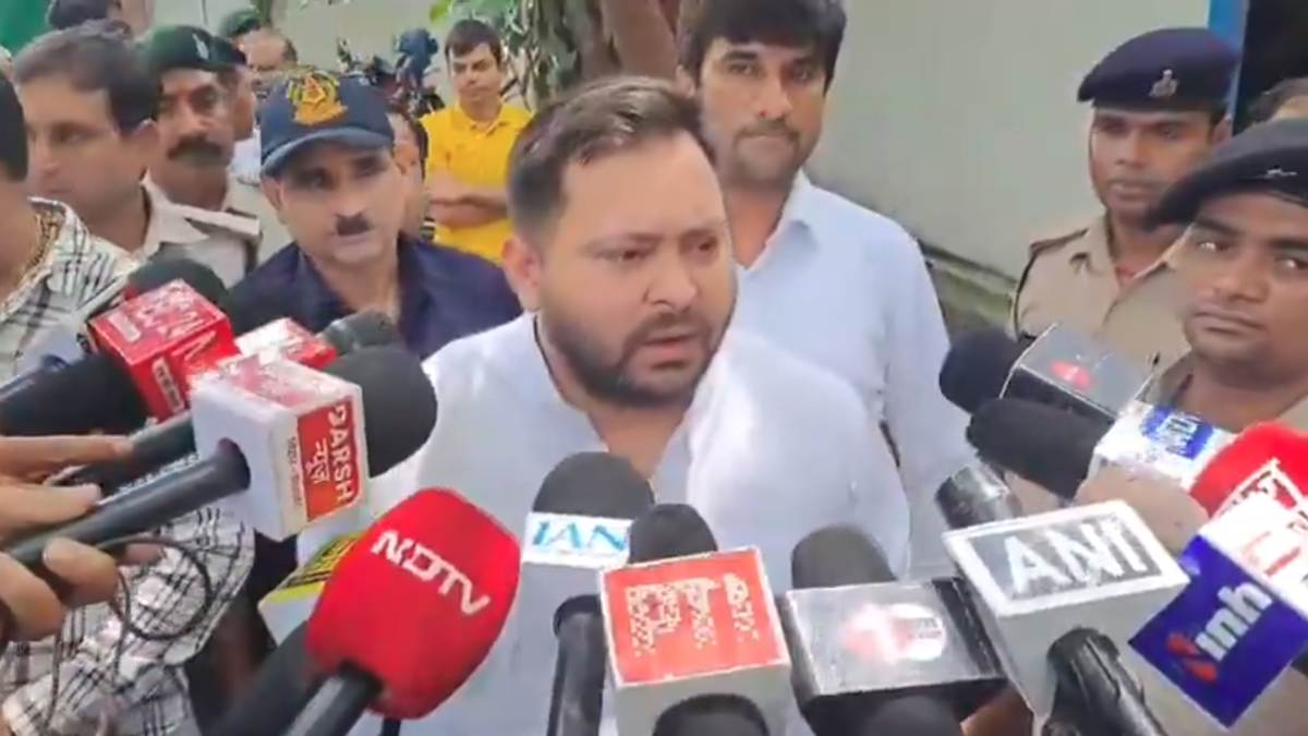 दिल्ली रवाना से पहले तेजस्वी का बड़ा बयान: ट्रंप टैरिफ को लेकर पीएम मोदी पर बोला हमला, कहा- बिहार आएंगे तो बोलेंगे देखो विश्वगुरु हो गए