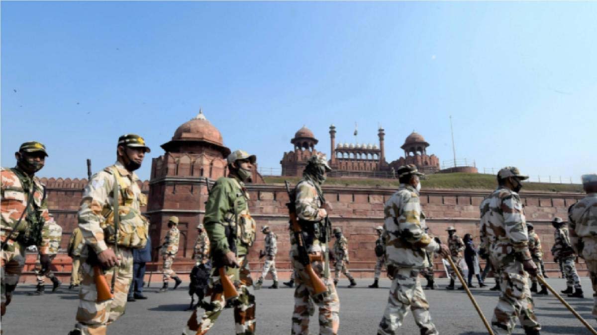 स्वतंत्रता दिवस से पहले हाई-लेवल हुई दिल्ली की सुरक्षा, ड्रोन और पैरा-ग्लाइडिंग पर लगा बैन, तैनात होंगे 10 हजार जवान
