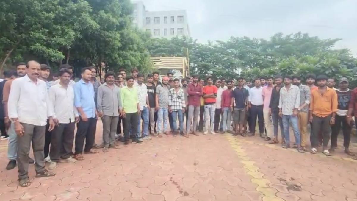 रेलवे ट्रैक पर मिला युवक का शव: परिजनों ने जताई हत्या की आशंका, आंदोलन की दी चेतावनी