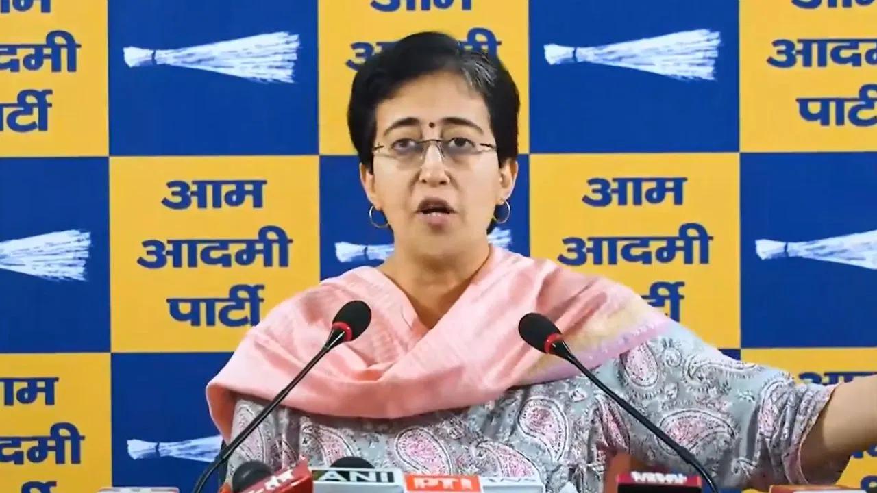 Delhi News: AAP ने स्कूल फीस रेगुलेशन बिल में 4 संशोधनों की मांग की, विधेयक को पेरेंट्स के हितों के खिलाफ बताया