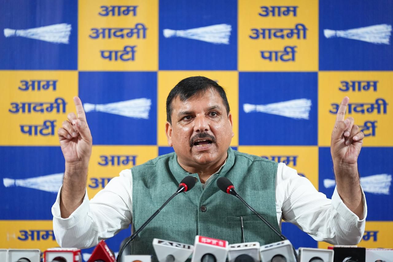 पीएम मोदी ने हर फैसला देश हित के बजाय दोस्त हित में लिया : संजय सिंह