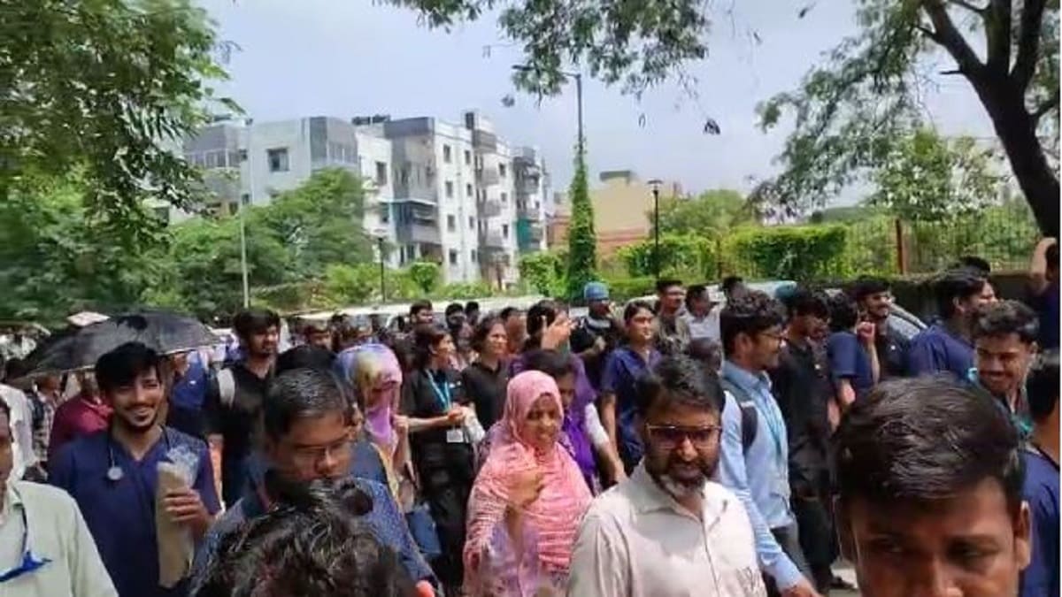 पटना एम्स विवाद, डॉक्टरों ने चौथे दिन भी की हड़ताल, OPD-IPD सेवाएं ठप