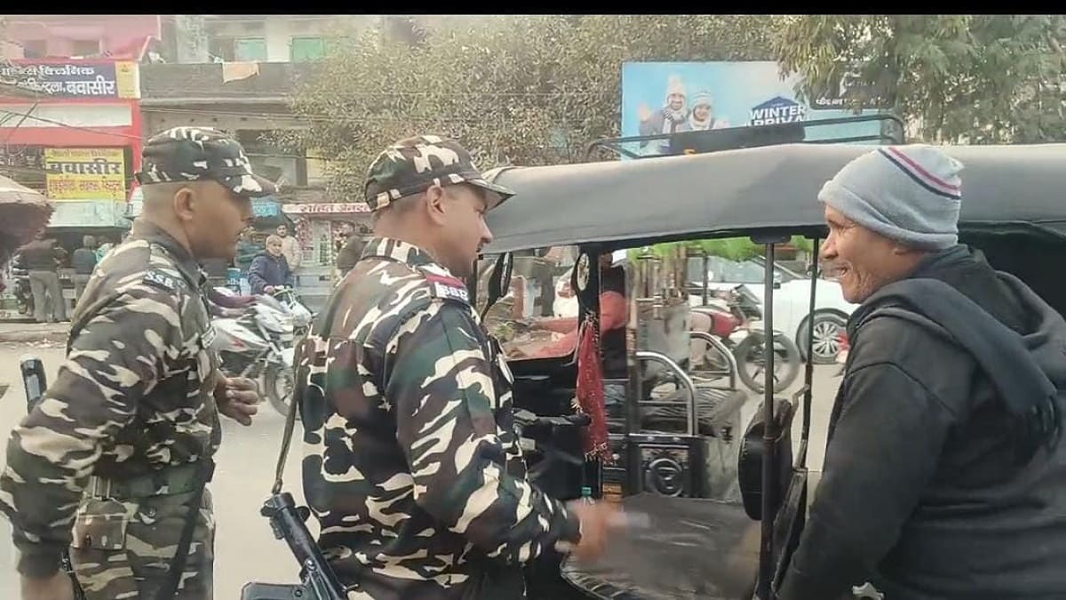 भारत-नेपाल मैत्री पुल पर नेपाली एपीएफ की बर्बरता, यात्री का तोड़ा पैर