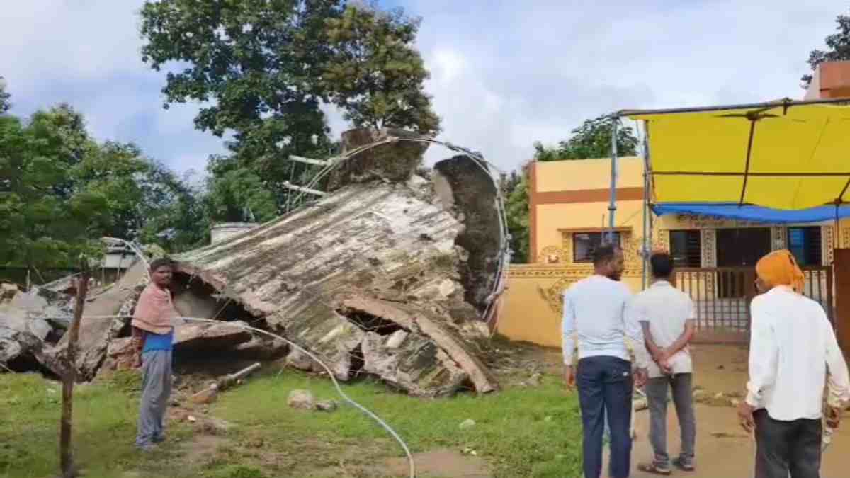 बालाघाट में भरभराकर गिरी भ्रष्टाचार की टंकी! PHE ने 3 साल पहले ही करवाया था निर्माण, कार्रवाई की उठी मांग