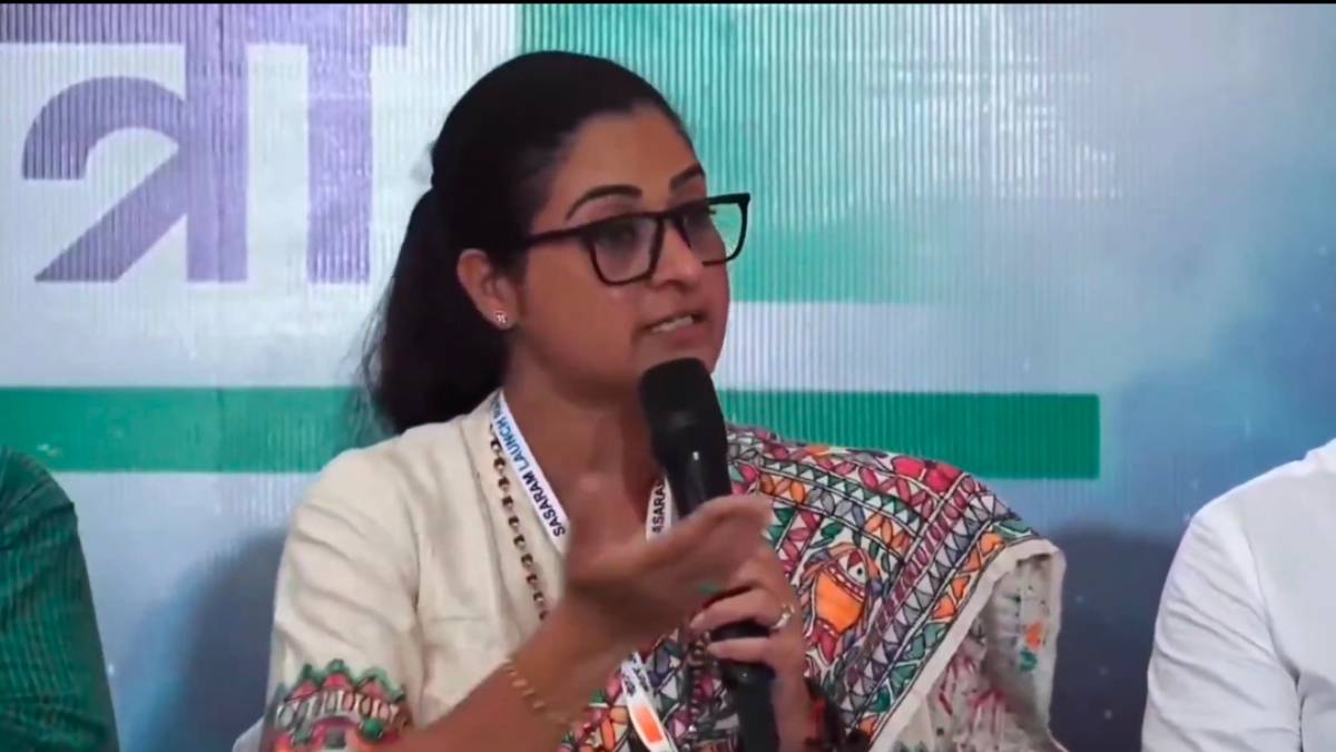 अलका लांबा का नीतीश सरकार पर तीखा हमला, कहा- बच्चों के पास यूनिफॉर्म नहीं, चुनाव आयोग पर दिया बड़ा बयान