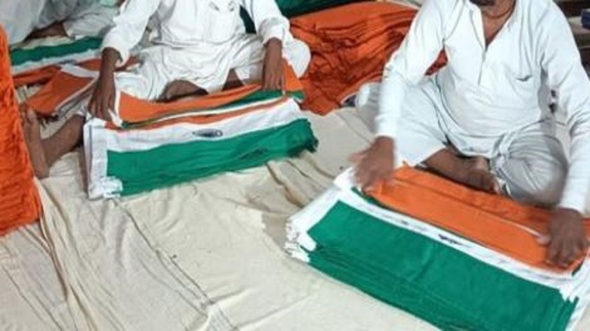 मुजफ्फरपुर में बनाया जाना वाला तिरंगा लहराता है पाकिस्तान बॉर्डर पर, कारीगरों में देश प्रेम की भावना