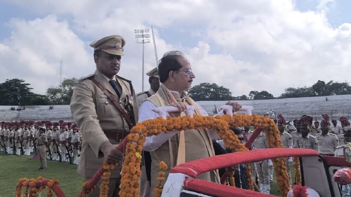 उपमुख्यमंत्री विजय कुमार सिंह ने परेड़ का किया निरीक्षण, जानें किन लोगों का किया सम्मान