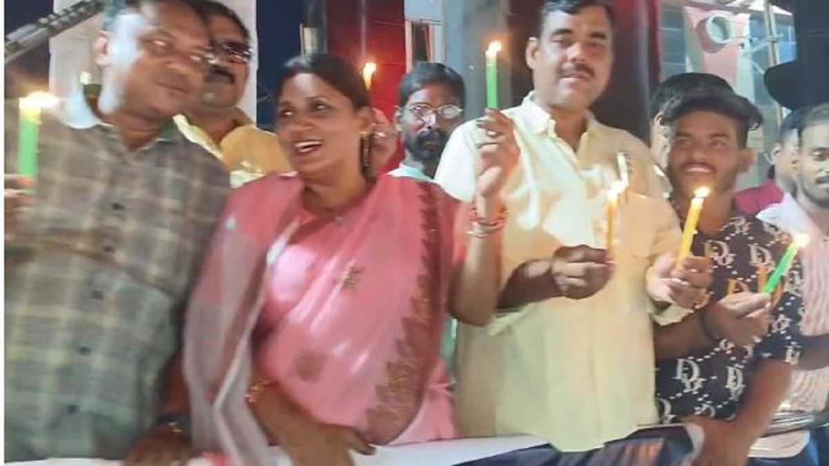 कांग्रेसियों ने वोट चोरी के मुद्दे पर उठाए सवाल, राहुल गांधी की यात्रा से पहले लगे नारे