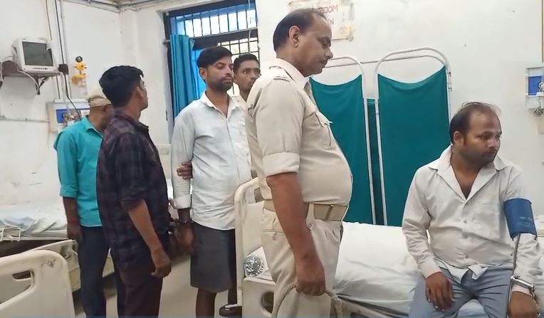 उत्पाद विभाग की बड़ी कार्रवाई, शराब बेंचने और पीने के आरोप में तीन गिरफ्तार