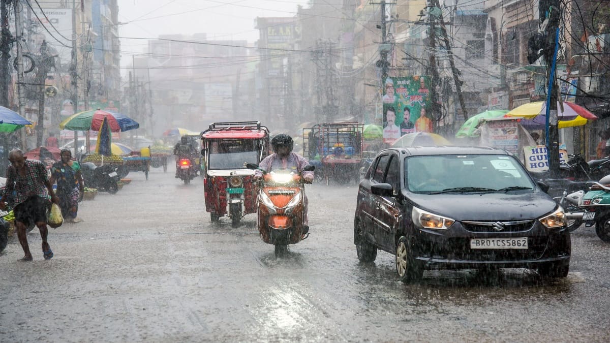 बिहार में मानसून का कहर, 32 जिलों में मूसलधार बारिश, ऑरेंज अलर्ट जारी