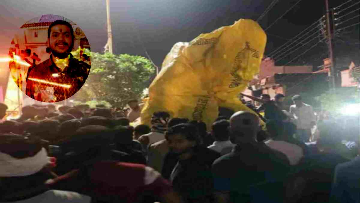 बुरहानपुर की टूटी सड़क ने ली युवक की जान: 12 फीट की गणेश मूर्ति के नीचे दबकर युवक की मौत, खबर सुनकर दोस्त हुआ बेहोश