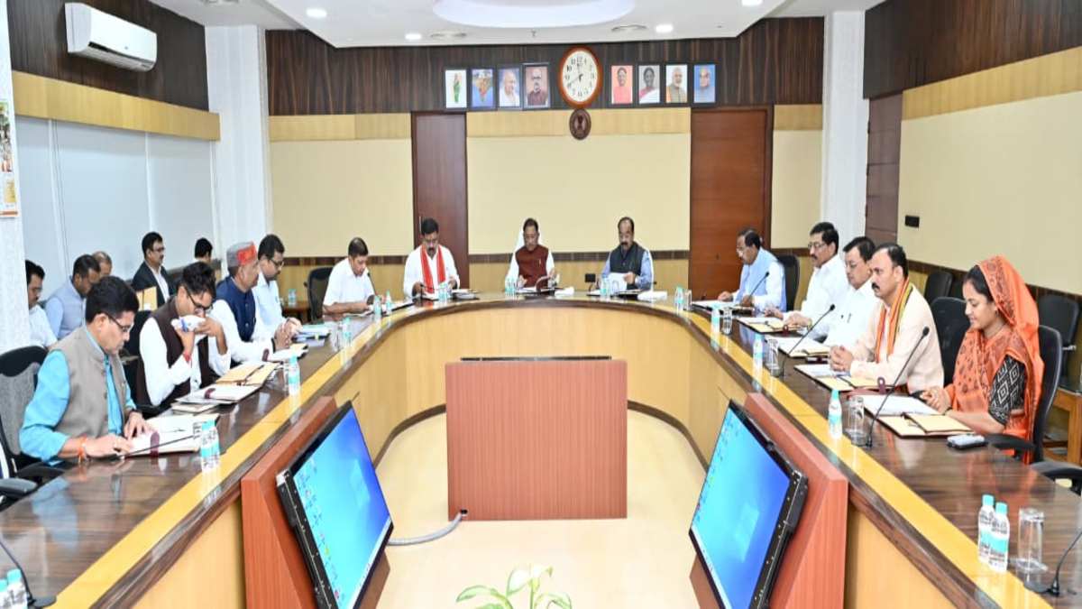 साय कैबिनेट मीटिंग: IT/IITS उद्योग के लिए 90 एकड़ भूमि को रियायती प्रीमियम दर पर किया जाएगा आबंटित, जानिए महत्वपूर्ण फैसले