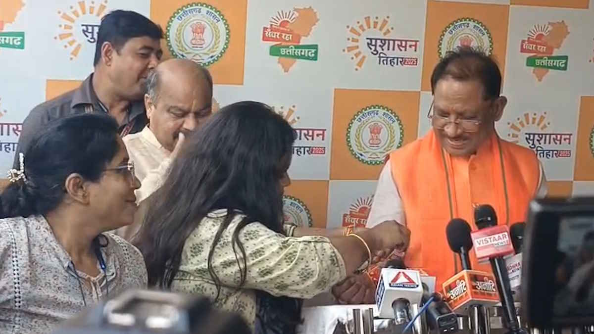 रक्षाबंधन पर मुख्यमंत्री साय ने महिला पत्रकारों से बंधवाई राखी, गैस सब्सिडी में बढ़ोतरी पर दी महिलाओं को बधाई