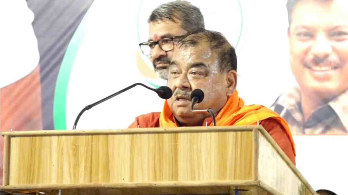 ‘SP आधा महिला है और आधा पुरुष’, कांग्रेस विधायक के बिगड़े बोल, भरे मंच से IPS को कहा अर्धनारीश्वर, बोले- जिसकी इज्जत लूटनी हो लूट लो… देखें Video