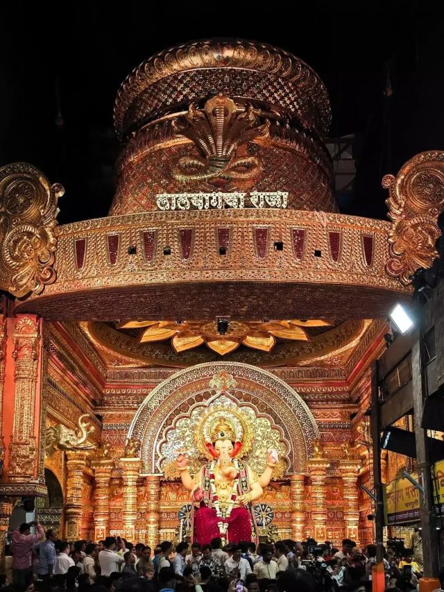 Ganesh Chaturthi 2025: लालबागचा राजा की सामने आई पहली झलक, देखें बप्पा का भव्य स्वरूप
