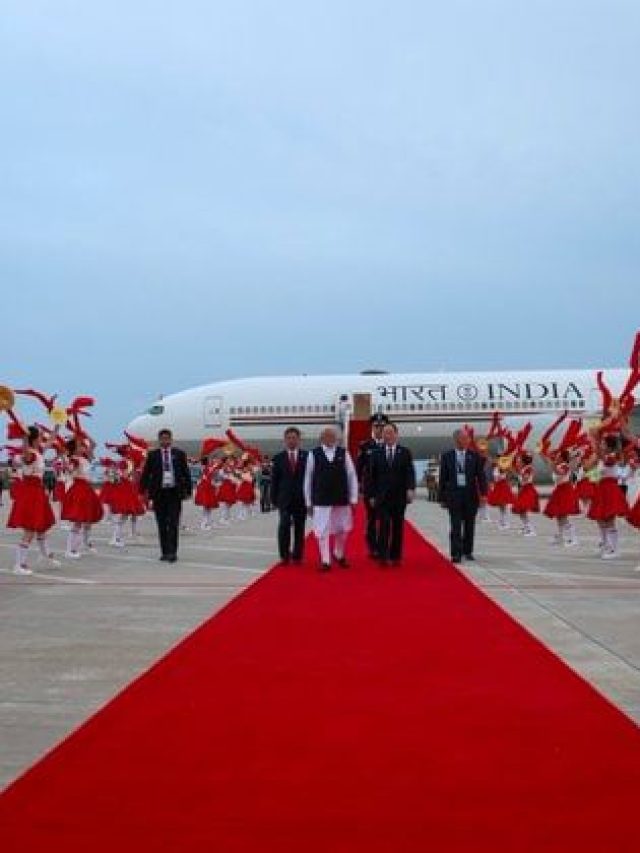 PM Modi China Visit: 7 साल बाद चीन पहुंचे पीएम मोदी का रेड कारपेट पर ग्रैंड वेलकम…