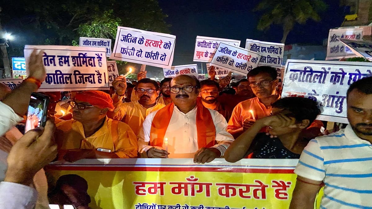 छात्र की संदिग्ध मौत पर सियासी एकजुटता, चौथे दिन भी धरना जारी