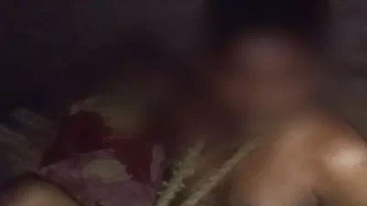 वैशाली में प्रेमी संग आपत्तिजनक स्थिति में पकड़ी गई पांच बच्चों की मां, ग्रामीणों ने बनाया बंधक, दी सजा
