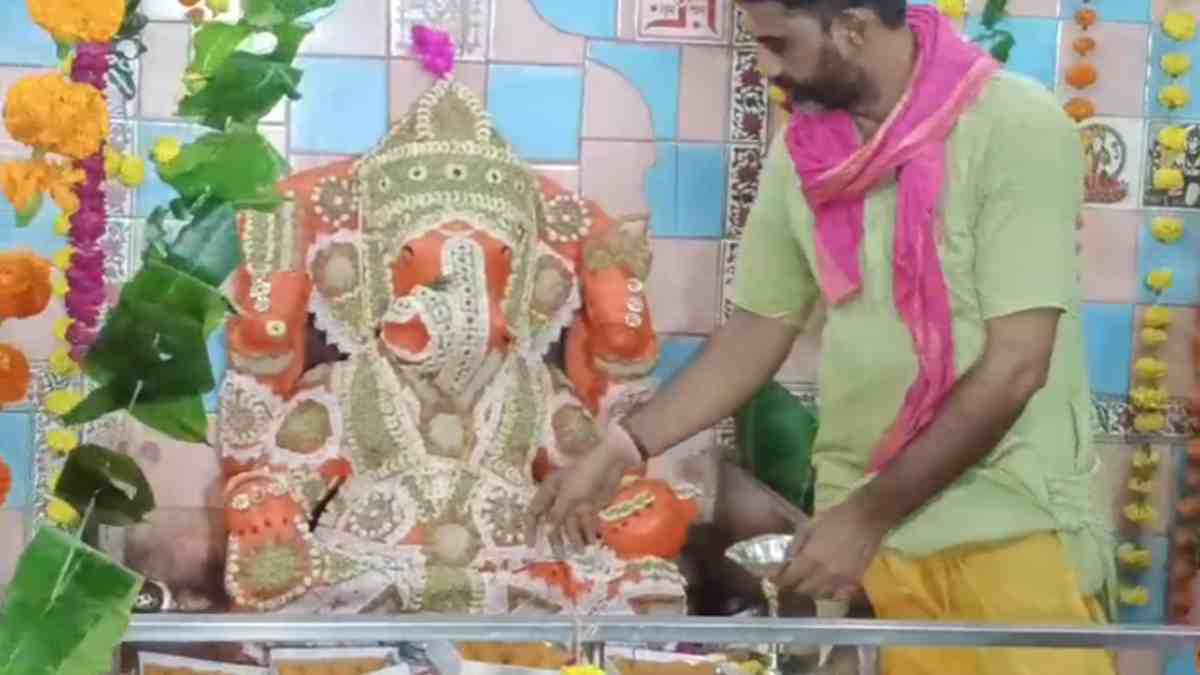 Ganesh Chaturthi 2025: गणेश चतुर्थी पर अनोखे रूप में विराजे बप्पा, दतिया के मंदिर में उमड़े श्रद्धालु