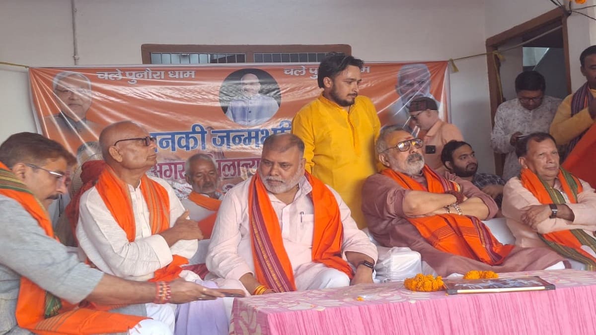 गिरिराज सिंह ने खुले मंच से उठाया सवाल, क्या किसी ने कभी ताजिया पर पत्थर फेंका?