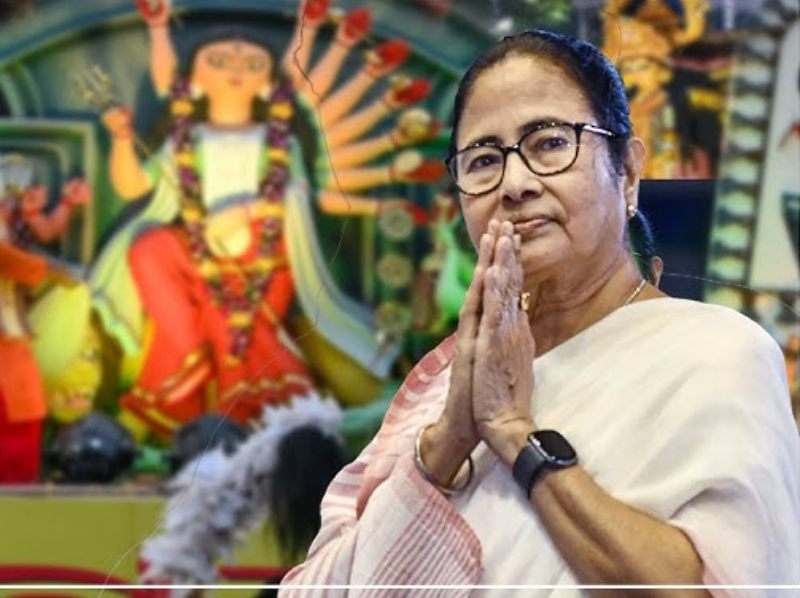 मां दुर्गा के भक्तों को दीदी का तोहफा : दुर्गा पूजा कमेटियों को अब मिलेगा 1.10 लाख का अनुदान, विपक्ष बोला – चुनावी चाल