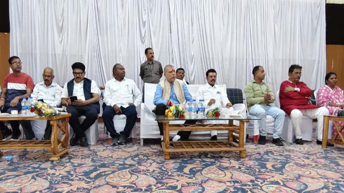 बस्तर दशहरा में रथ परिक्रमा मार्ग होगा रोशन, भूमिगत विद्युत लाइन बिछाने का कार्य शुरू…