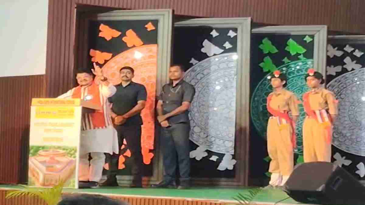 मंत्री विजयवर्गीय ने डोनाल्ड ट्रंप को कहा फूफाः युवा संसद में बोले- टेस्ट और लाइकिंग को बदलकर भी अमेरिका को झुकाया जा सकता है