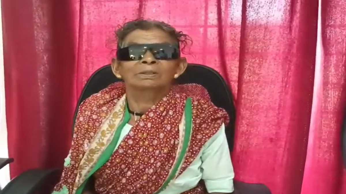 नक्सली दलम में शामिल संगीता की मां की मार्मिक अपीलः कहा- अब मैं देख सकती हूं बेटी, तू भी घर आजा