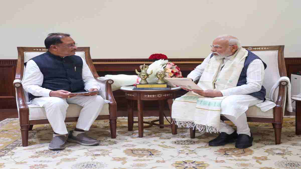 छत्तीसगढ़ के विकास को मिली नई रफ्तार : प्रधानमंत्री मोदी से मिले सीएम साय, एक नवंबर को अमृत रजत महोत्सव में आने का दिया न्यौता