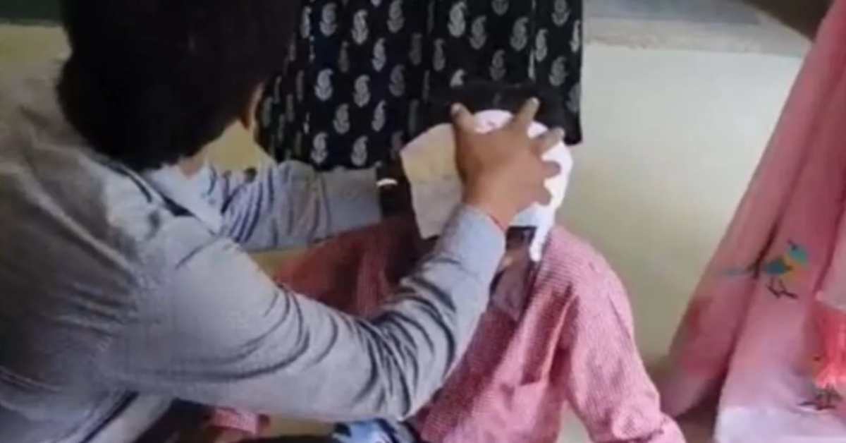 गोरखपुर में ‘विकास’ की दुर्दशा: शिक्षा के नाम पर ‘मौत’ बांटने की तैयारी, जर्जर छत का मलबा गिरने से छात्र की हालत नाजुक, कब जागेगा ‘बेशर्म’ सरकार का ‘निकम्मा’ सिस्टम?