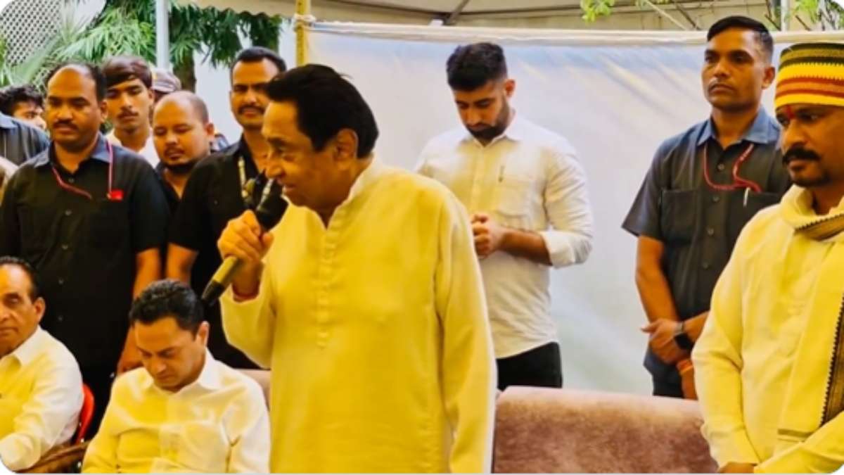 सियासतः कमलनाथ की पॉलिटिकल पिच पर वापसी, गोंगपा के सैकड़ों कार्यकर्ताओं को दिलाई कांग्रेस की सदस्यता