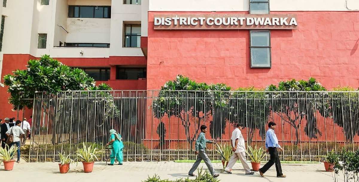 द्वारका कोर्ट ने बिना FIR की गिरफ्तारी को गैरकानूनी करार दिया, दिल्ली पुलिस कमिश्नर से मांगा जवाब