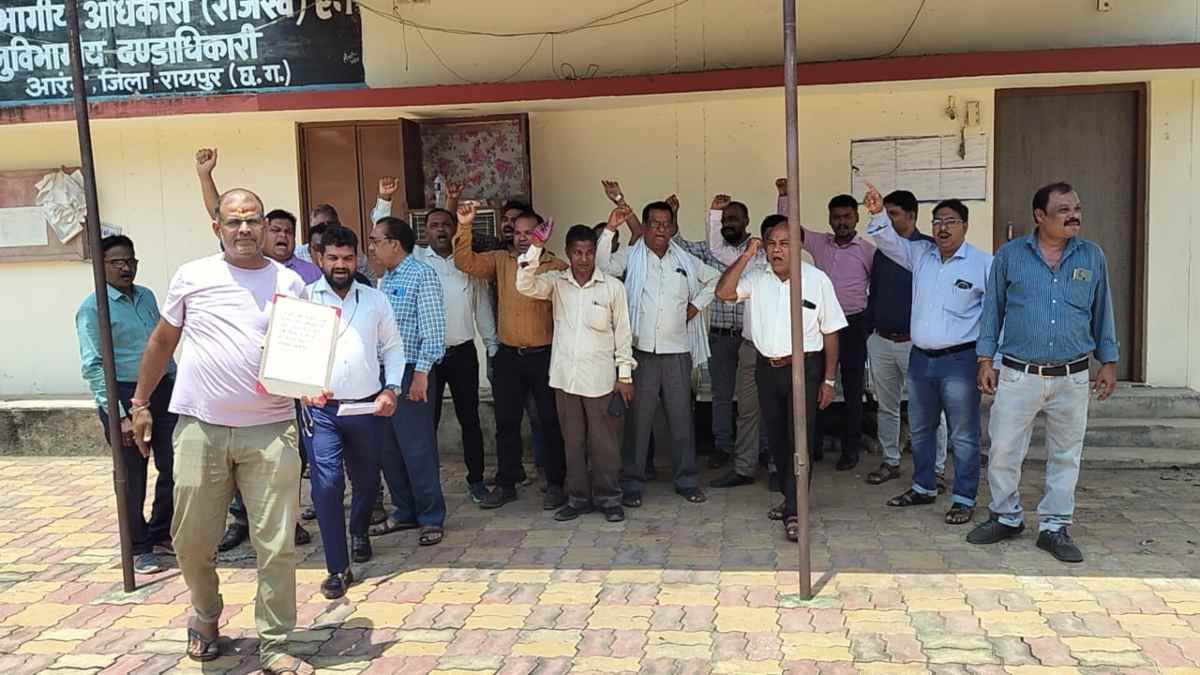 खबर का असर : रक्षाबंधन से पहले राजस्व कर्मचारियों को मिला रुका वेतन