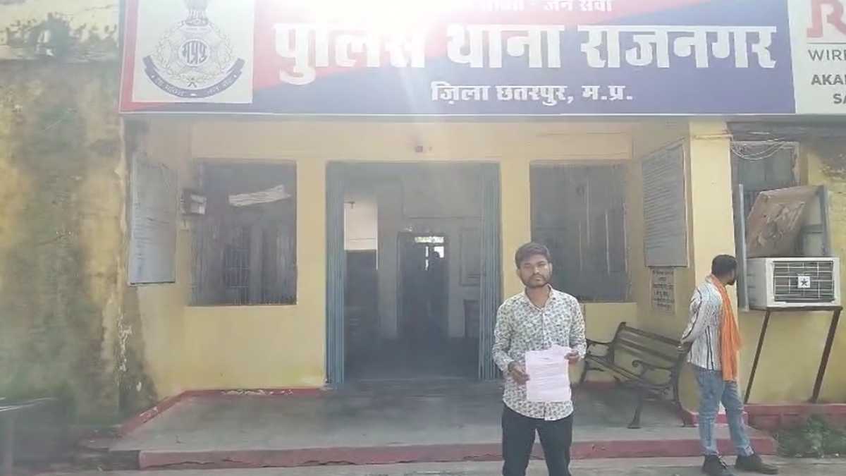 स्कूटी सवार दंपति से लूटः 3 मोबाइल फोन और नकदी लूट ले गए, बाइक सवार 3 बदमाशों ने वारदात को दिया अंजाम, मामला दर्ज कर पुलिस तलाश में जुटी