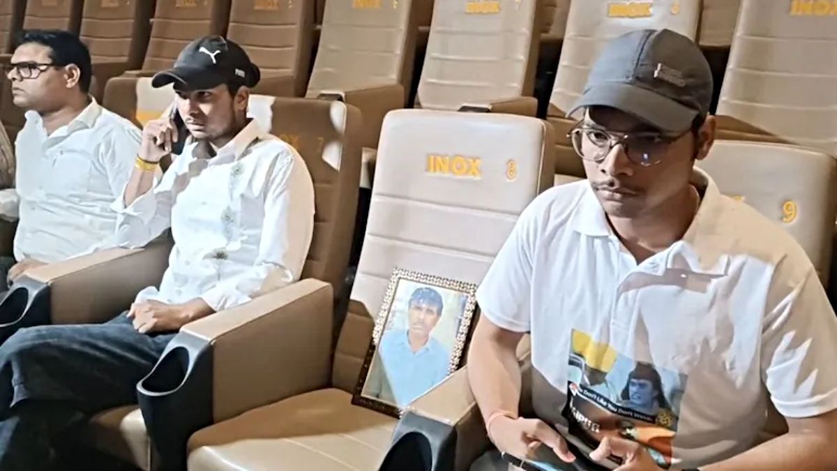 उदयपुर फाइल्स: पिता की तस्वीर लेकर फिल्म देखने पहुंचे कन्हैयालाल के बेटे, थिएटर में सुरक्षा के कड़े इंतजाम