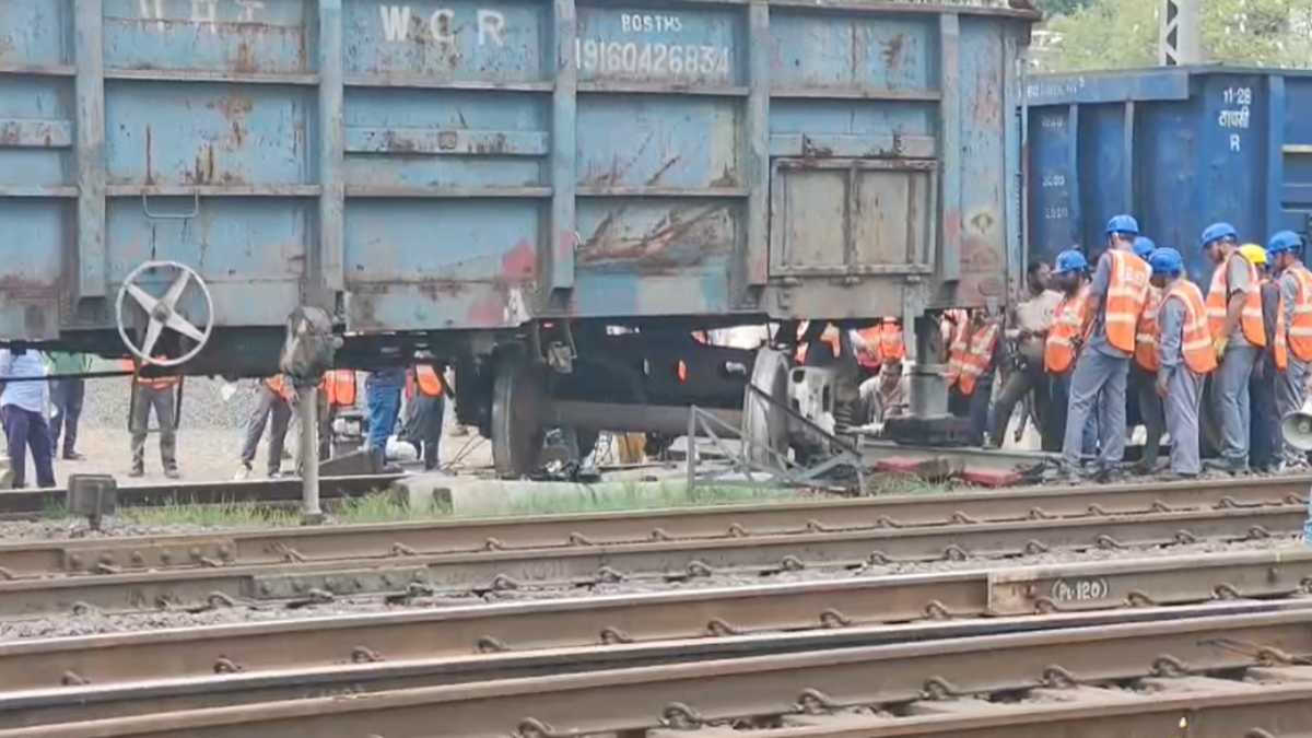 बड़ा हादसा टलाः MP में मालगाड़ी के डिब्बे डिरेल, दिल्ली मुंबई एक्सप्रेस ट्रैक से गुजरने वाली ट्रेनों की गति थमी