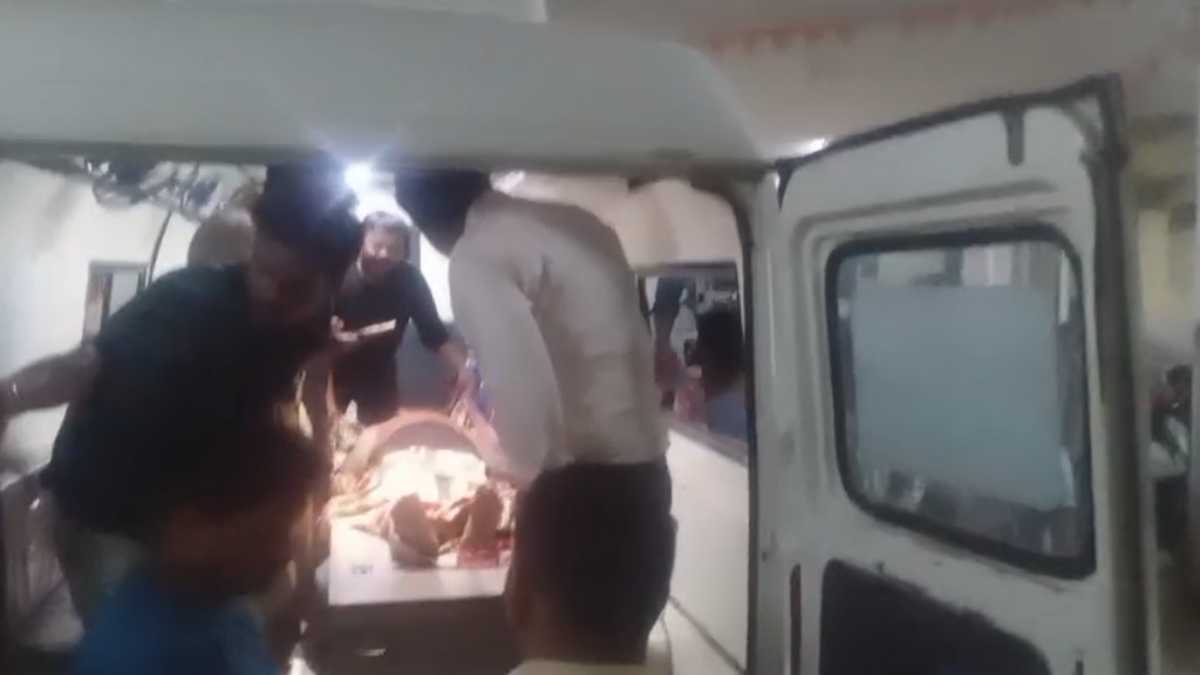 आरक्षक के फांसी लगाकर आत्महत्या से फैली सनसनीः देर रात सरकारी आवास की घटना, आला अधिकारी भी मौके पर पहुंचे