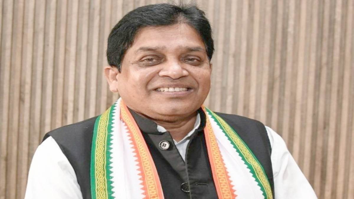 गोधाम योजना शुरू करने पर सियासत : पूर्व मंत्री डहरिया बोले – सफल नहीं होगी योजना, चारा के नाम पर होगा भ्रष्टाचार