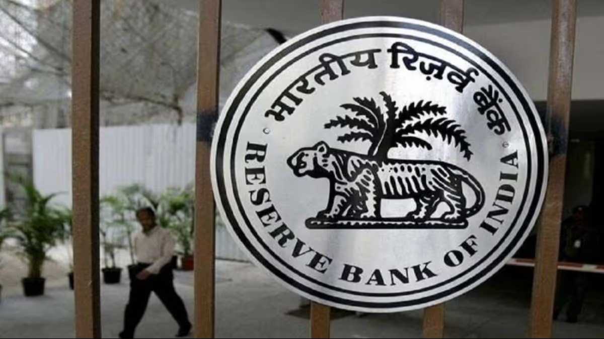 अब बैंक की मर्जी पर आपका बैलेंस, RBI भी नहीं देगा दखल, जानिए क्या करें खाताधारक?