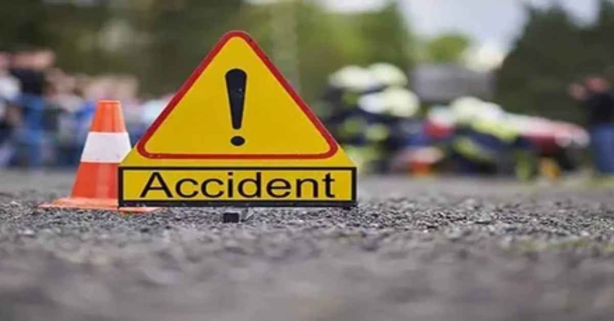 बाइक से मौत का सफरः तेज रफ्तार डंपर ने 3 बाइक सवारों को मारी ठोकर, 1 की मौत, जिंदगी की जंग लड़ रहे बाप-बेटे