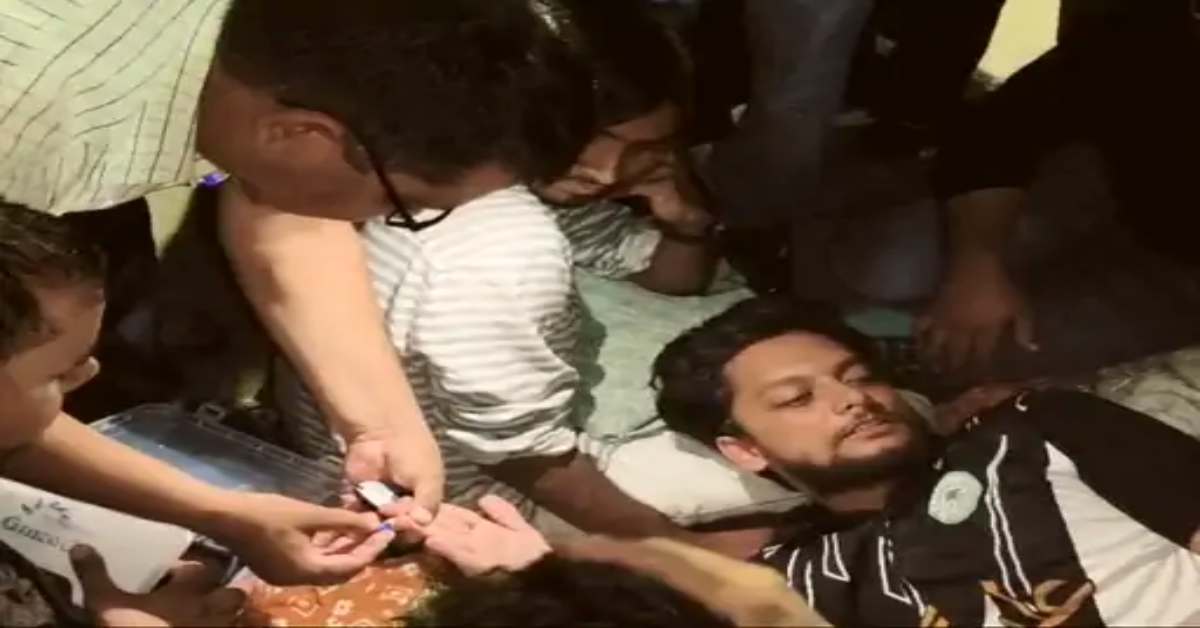 लड़ाई आर-पार की…अलीगढ़ मुस्लिम यूनिवर्सिटी में छात्र संघ चुनाव की मांग, धरना पर बैठे छात्रों की बिगड़ी तबियत, VC को दी ये चेतावनी…