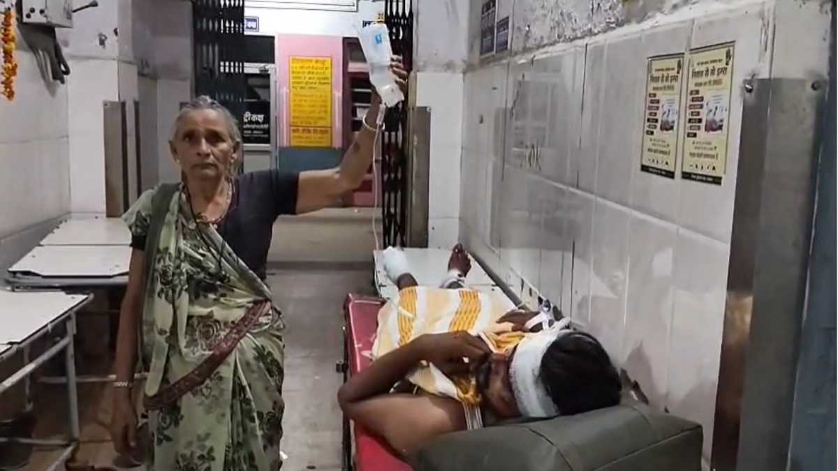 जिला अस्पताल में दादी का हाथ बना ड्रिप स्टैंडः वीडियो सोशल मीडिया पर वारयल