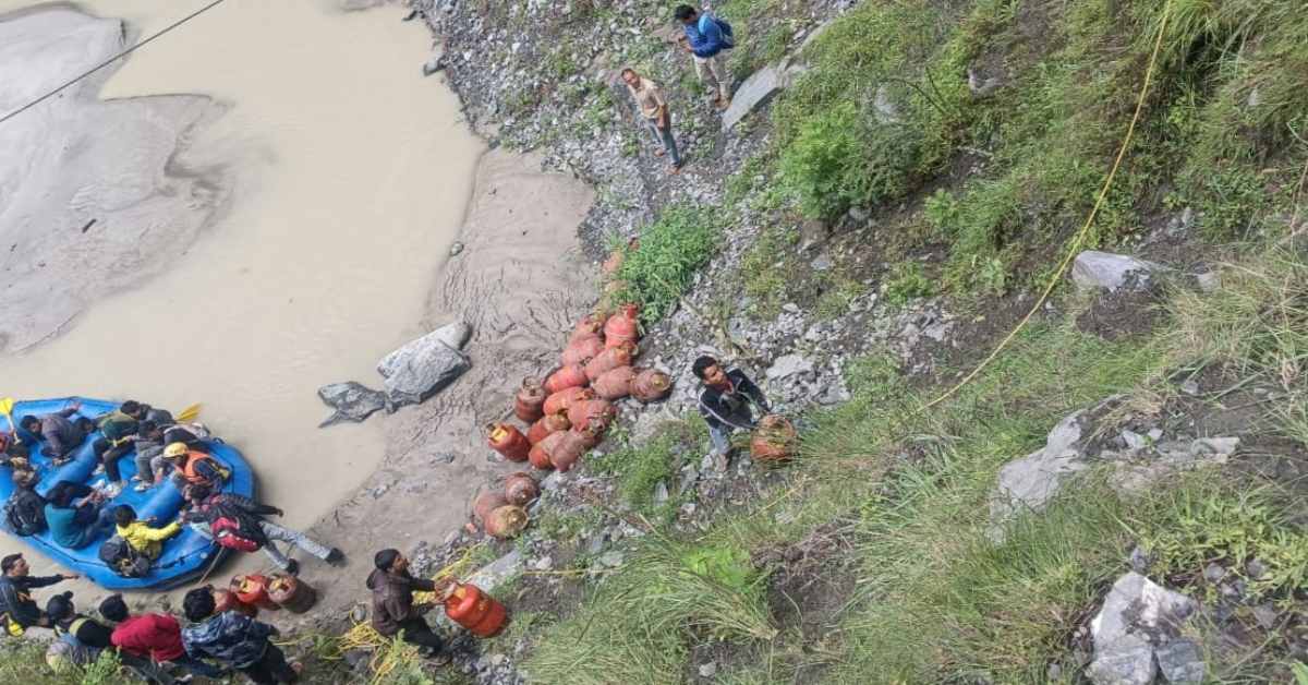 आपदा पीड़ित लोगों तक लगातार पहुंचाई जा रही सहायता, समय पर जरूरी सामाग्री पहुंचा रहा प्रशासन